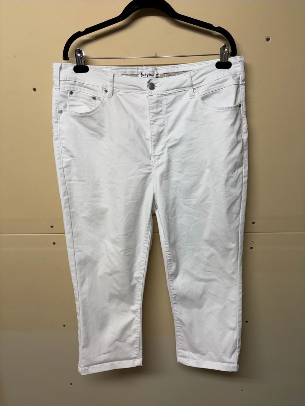 2/$20❤️- JEANS | Women’s Suko white jeans size 16